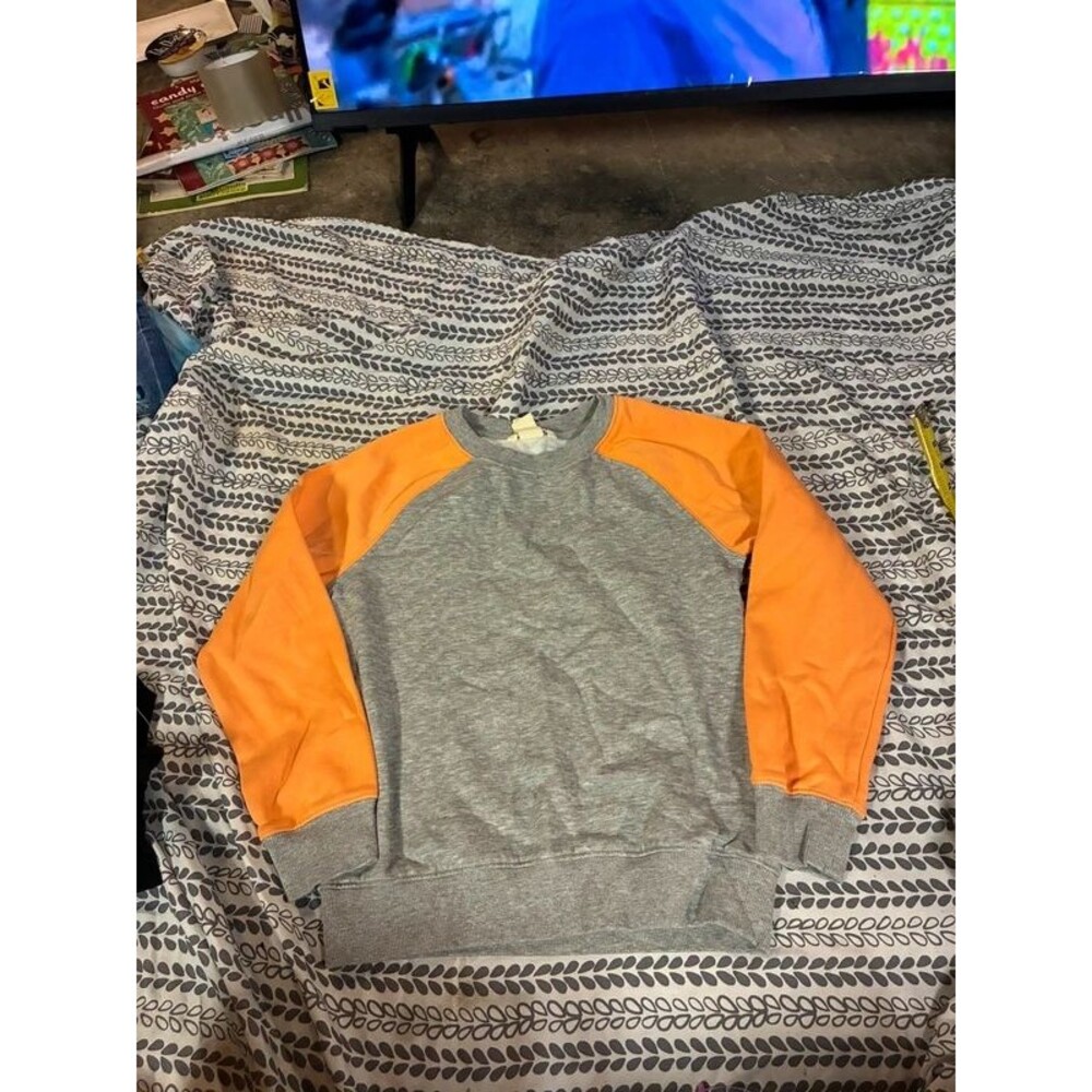 Girl’s H&M Grey & Orange Crewneck Sweatshirt Size 8-10